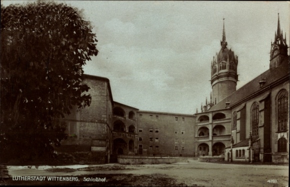 Postcard Lutherstadt Wittenberg, Castle Courtyard