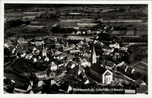 KP Ebermannstadt w Górnej Frankonii, zdjęcie lotnicze, kościół