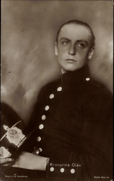 Ak Kronprinz Olav von Norwegen, Portrait in Uniform