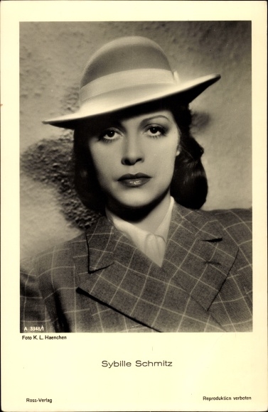 Postcard actress Sybille Schmitz, portrait, hat