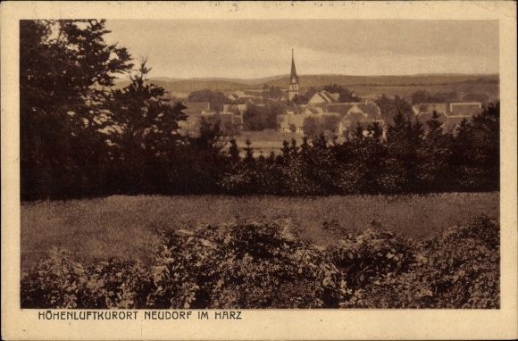 Ak Neudorf Harzgerode im Harz, Panorama, Kirche