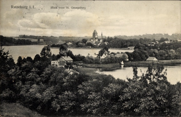 Ak Ratzeburg im Herzogtum Lauenburg, Schöne Landschaft, Blick vom St. Georgsberg, Kirche, Häuser