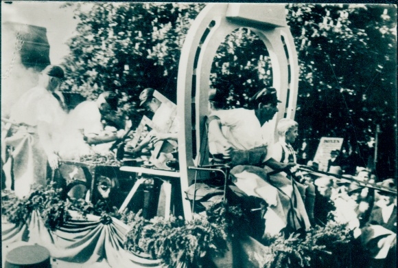 Collective picture picture documents of our time No. 136, Pirna, 700th anniversary 1933, pageant, smithy