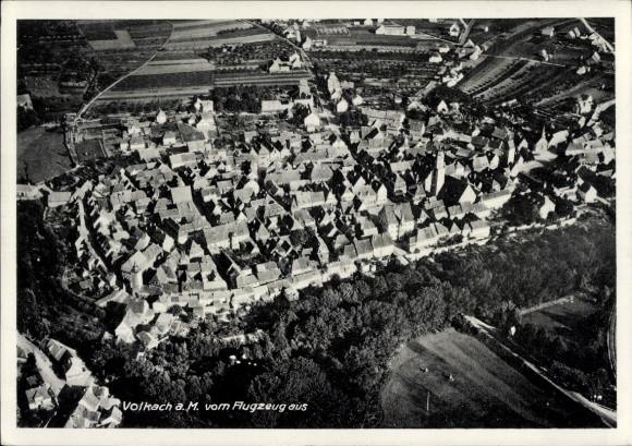 Postcard Volkach am Main Lower Franconia, aerial view of Volkach, houses, trees, landscape