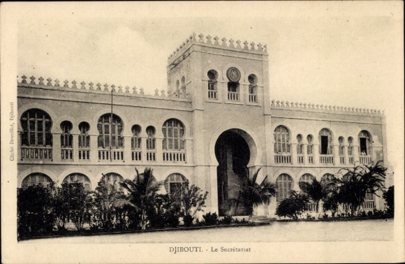 Ak Djibouti Dschibuti, historisches Gebäude, Le Secretariat, schwarz-weiß