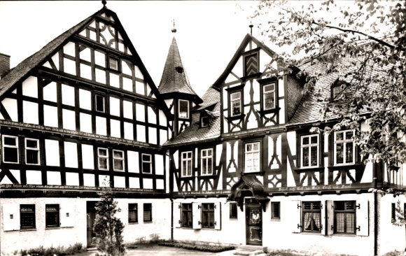 Ak Ludwigsburg in Württemberg, Fachwerkhäuser, s Gebäude, grüner Innenhof, Schornstein