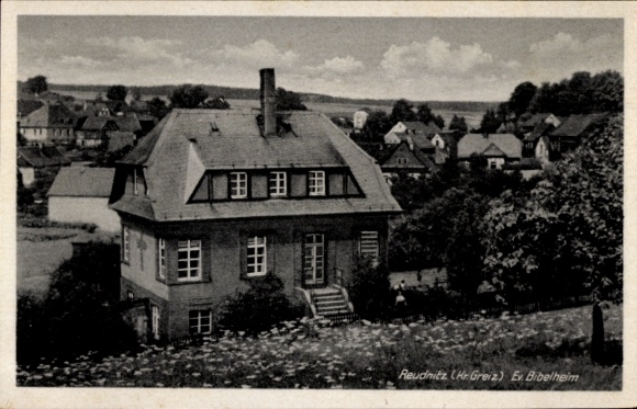 Postcard Reudnitz Mohlsdorf in Thuringia, house in the foreground, village view in the background, rural surroundings