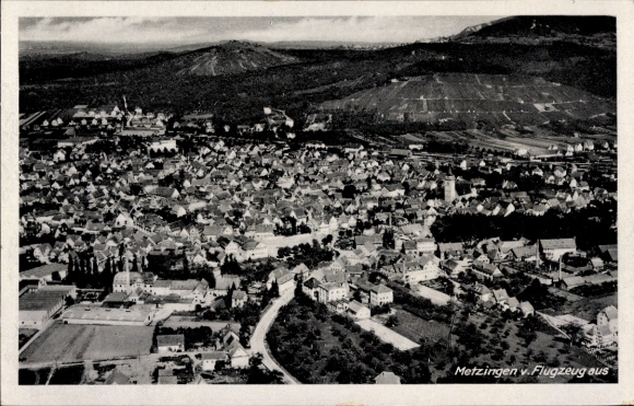 Ak Metzingen in Württemberg, Blick auf den Ort, Fliegeraufnahme