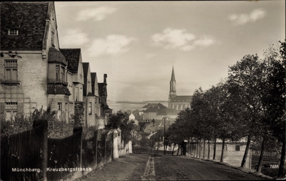 Ak Münchberg in Opper-Franken, Beieren, Kreuzbergstrasse, kerk
