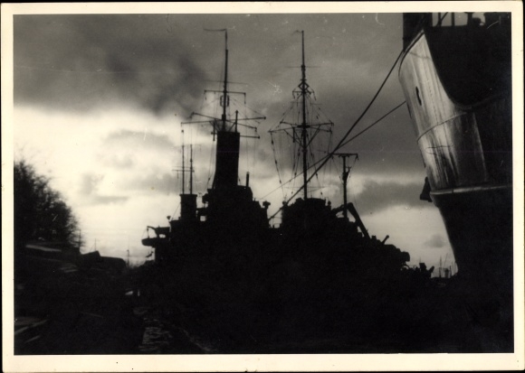 Photo Ventspils Windau Latvia, ships in port, January 1945