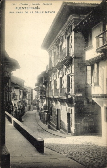 Postcard Fuenterrabia Basque Country, Una Casa de la Calle Mayor