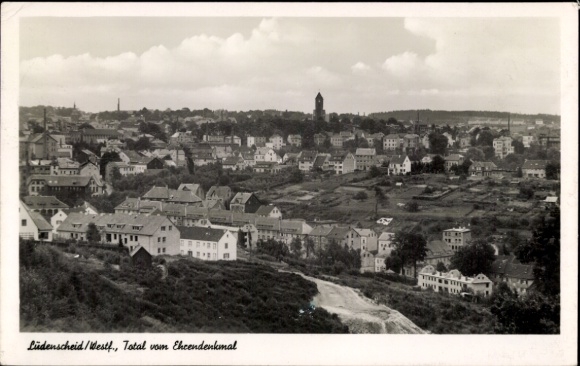 Ak Lüdenscheid im Märkischen Kreis, Gesamtansicht, Blick vom Ehrendenkmal