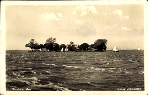 Postcard Steinhude Wunstorf in Lower Saxony, Wilhelmstein in the Steinhuder Meer, sailing boat