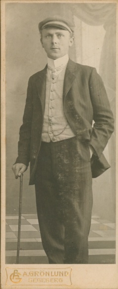 CdV Segeberg, student with walking stick, standing portrait