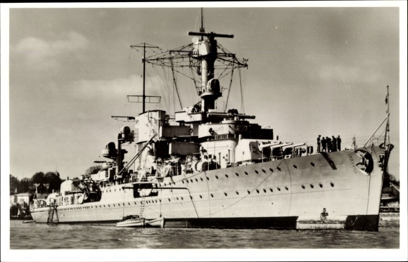 Foto Ak Deutsches Kriegsschiff, Leipzig, Leichter Kreuzer, Kriegsmarine, II. WK