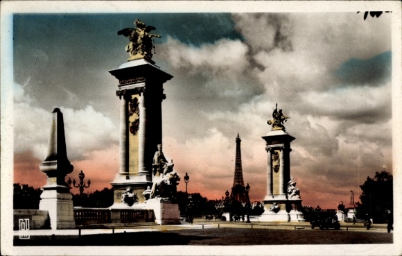 Ak Paris VII, Pont Alexandre III, Eiffelturm, Wolken, 
