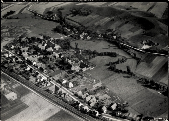 Ak Rohren Monschau Montjoie in der Eifel,  kleiner Ort mit Kirche, Straßen, Gärten und Feldern
