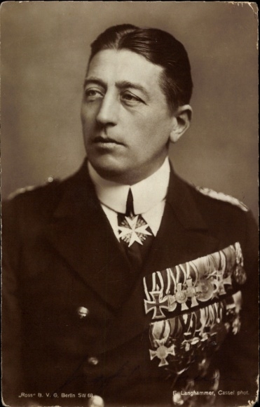 KP Felix Graf von Luckner, Diabeł morski, Portret z medalem, Autograf