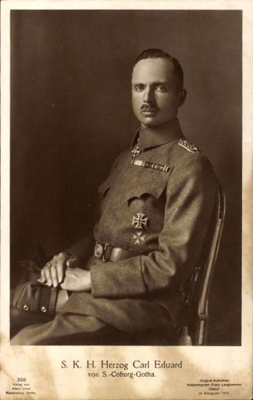 Postcard Duke Carl Eduard of Saxe Coburg Gotha, seated portrait