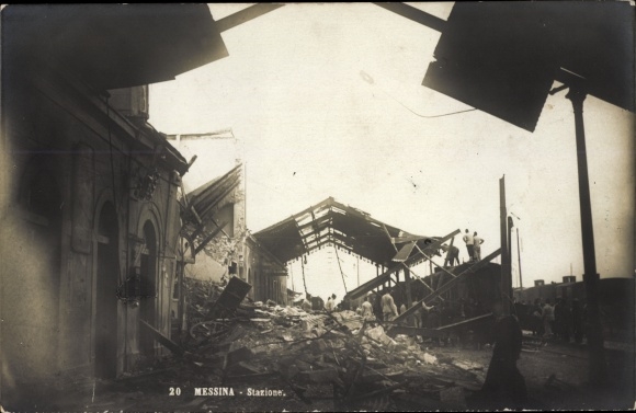 Ak Messina Sicilië, station na de aardbeving van 1908