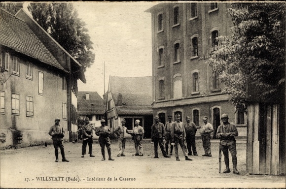 PC Willstätt in Baden, soldiers in the barracks yard