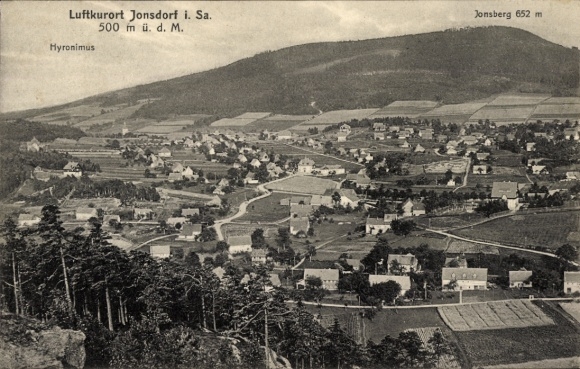 Ak Jonsdorf in Sachsen, Totalansicht der Ortschaft, Hyronimus, Jonsberg
