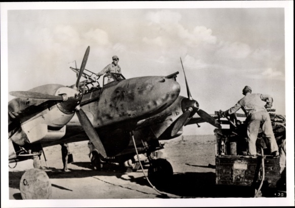 Foto Heinrich Hoffmann, Messerschmitt Me 110, Zerstörerflugzeug, Februar 1942