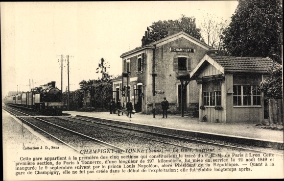 Postcard Champigny sur Yonne, La Gare, Bahnhof, Eisenbahn