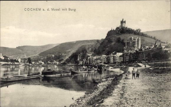 Ak Cochem an der Mosel, Blick auf Cochem an der Mosel, Burg im Hintergrund,  Architektur