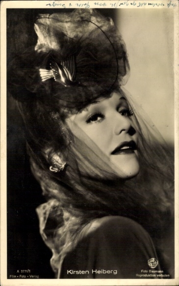 Postcard actress Kirsten Heiberg, portrait, hat, veil, autograph
