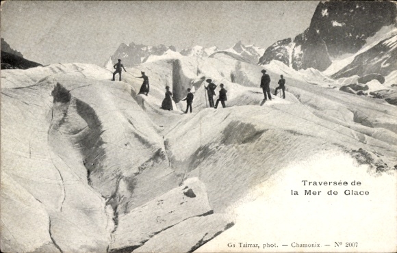 Ak Chamonix Mont Blanc Haute Savoie, Bergsteiger passieren den Gletscher