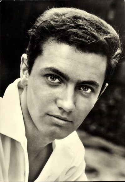 Ak-acteur en zanger Rex Gildo, portret