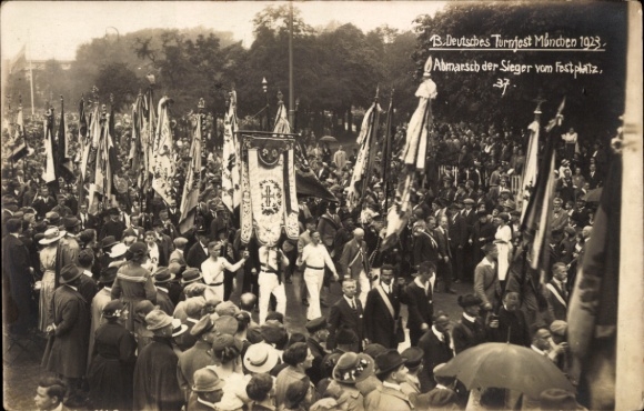 Foto Ak München, Deutsches Turnfest 1923, Abmarsch der Sieger vom Festplatz