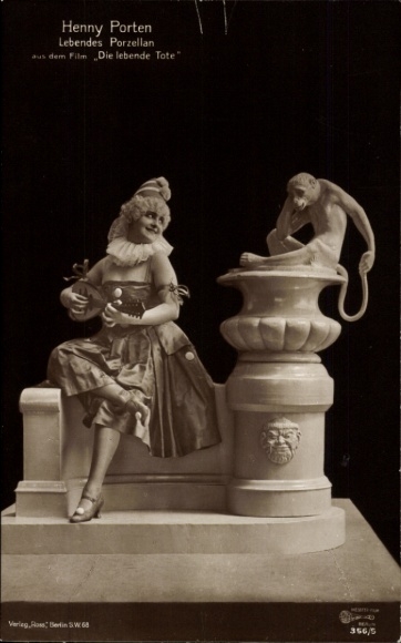 Postcard actress Henny Porten, living porcelain from the film The Living Dead, Ross Verlag