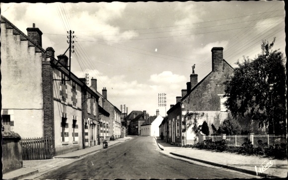 Postcard Dhuizon Loir et Cher, La route de Romorantin