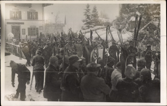 Photo Postcard Unterwössen in Upper Bavaria, winter view, skiers