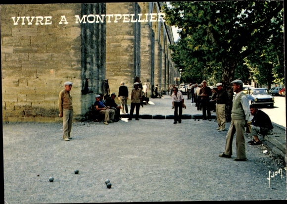PC Montpellier Hérault, men playing boules