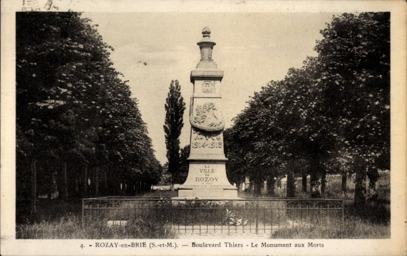KP Rozay w Brie Seine et Marne, Boulevard Thiers, Le Monument aux Morts