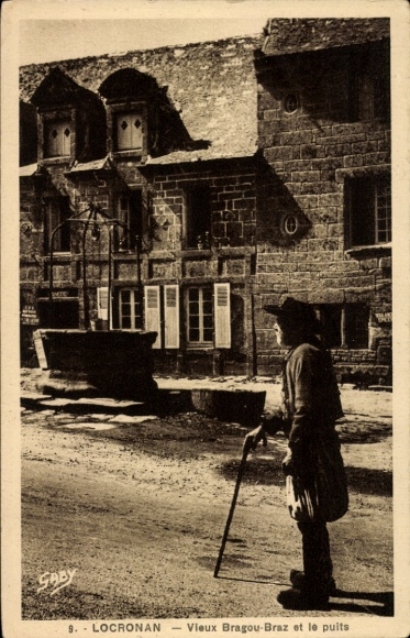 Postcard Locronan Finistère, Vieux Bragou-Braz, Wells