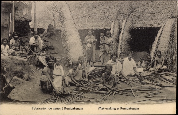 Ak Kumbakonum Kumbakonam Indien, Mat-making, Einheimische bei der Mattenherstellung