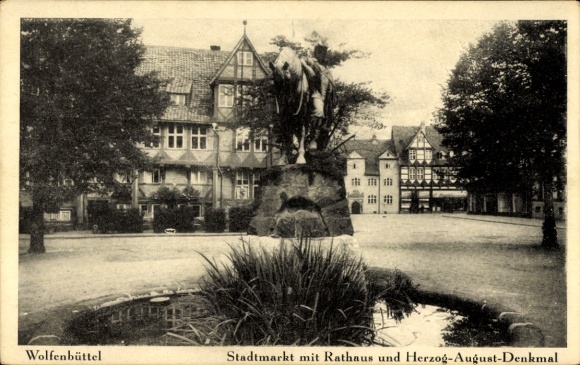 Ak Wolfenbüttel in Niedersachsen, Stadtmarkt, Rathaus, Herzog-August-Denkmal, Brunnen