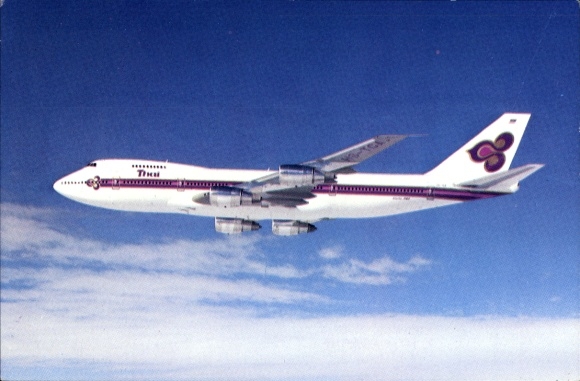 Ak Thailändisches Passagierflugzeug Thai Boeing 747-200B, HS-TGA