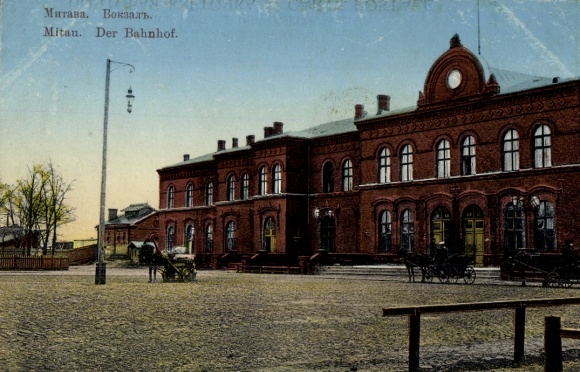 Ak Jelgava Mitau Letland, treinstation, voorplein