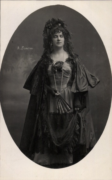 Postcard Opera singer Aline Sanden in The Bull of Olivera, fan