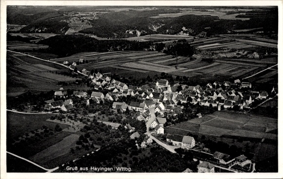 Ak Hayingen auf der Schwäbischen Alb, Luftaufnahme von  ländliche Umgebung, viele Häuser