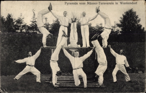 Ak Wankendorf in Holstein, Menschliche Pyramide vom Männerturnverein