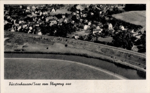 Ak Fürstenhausen Völklingen im Saarland, Luftaufnahme von  Saar, Häuser, Fluss, Flugzeug