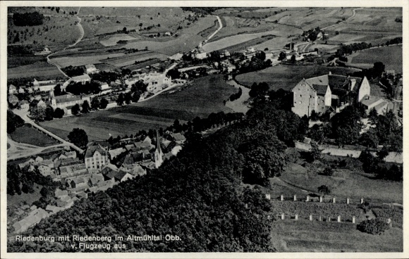 Ak Riedenburg im Altmühltal, Luftaufnahme von Riedenburg und Riedenberg, Altstadt, Landschaft