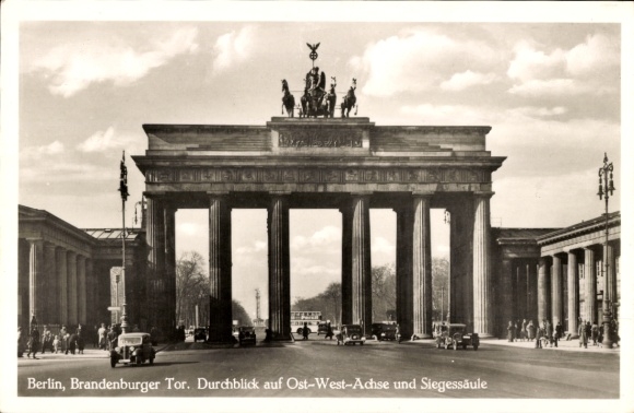 Ak Berlin Mitte, Brandenburger Tor, Durchblick Ost-West-Achse, Siegessäule