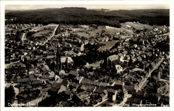 Ak Dudweiler Saarbrücken im Saarland, Luftaufnahme, Stadtansicht, Villen, Wälder